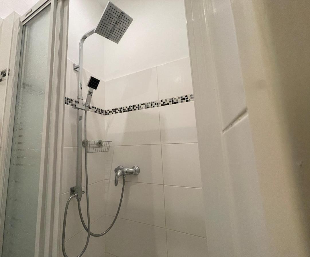 Central Sunny Flat With Free Parking Apartment Wien Ngoại thất bức ảnh