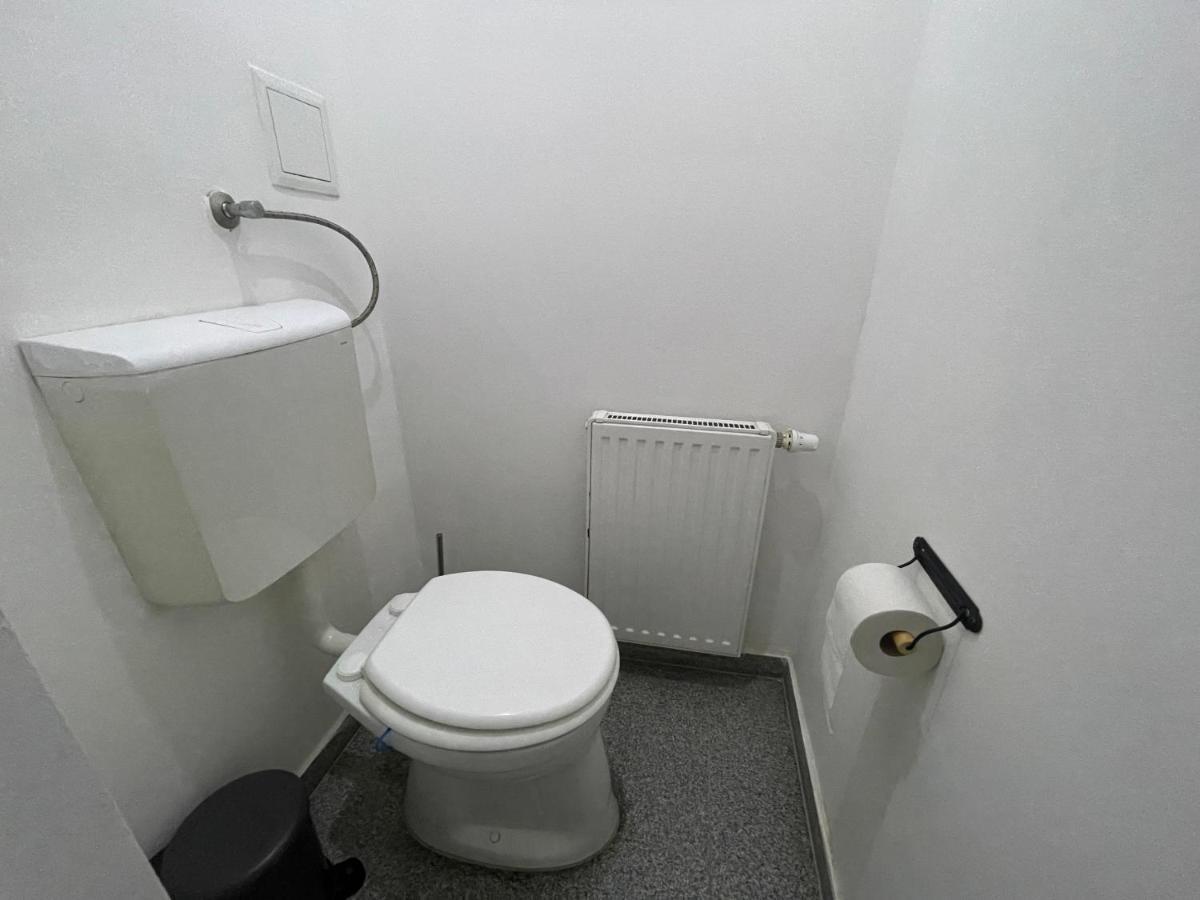 Central Sunny Flat With Free Parking Apartment Wien Ngoại thất bức ảnh