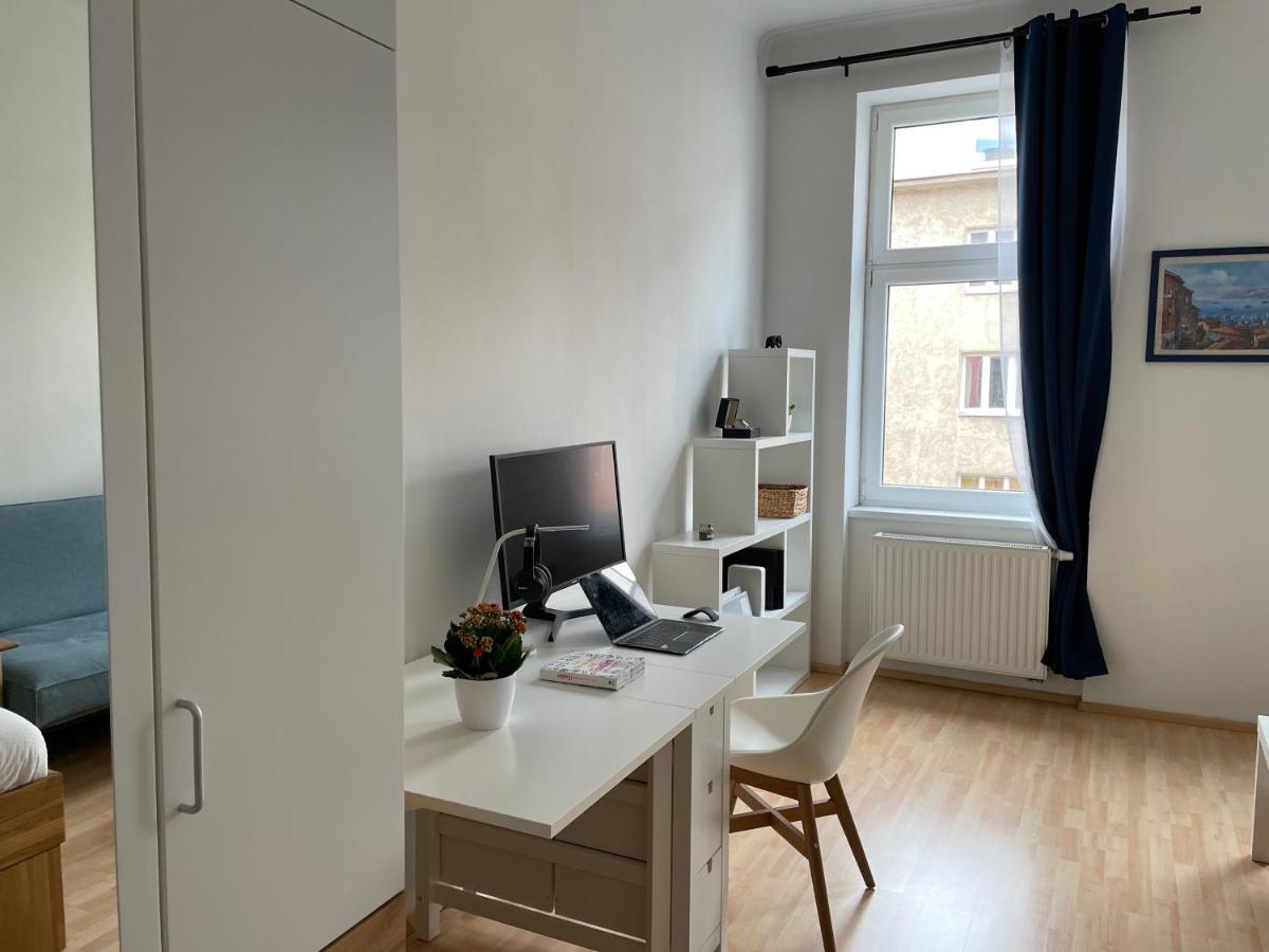 Central Sunny Flat With Free Parking Apartment Wien Ngoại thất bức ảnh